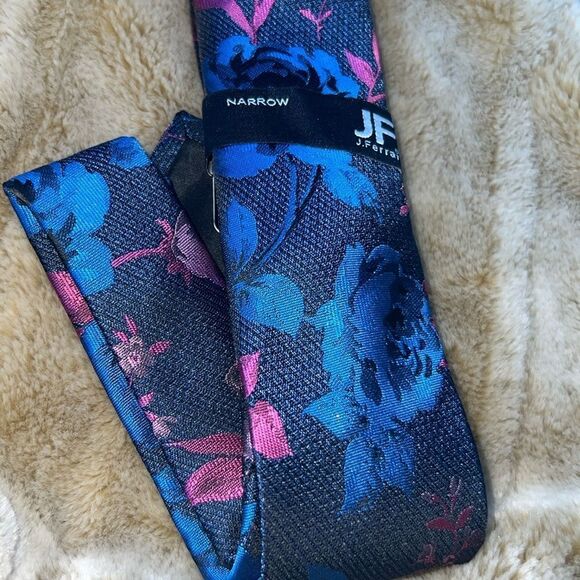 jf j.ferrar Other - JF J.Ferrar narrow navy floral men’s tie new